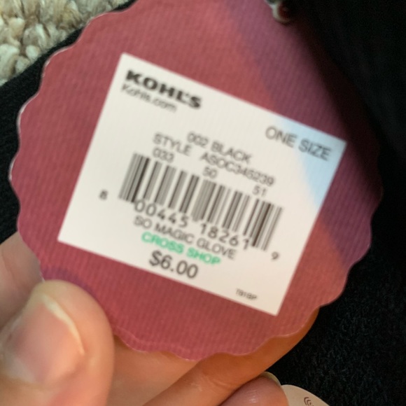 Brand new SO black touchscreen gloves with tags - Picture 3 of 4